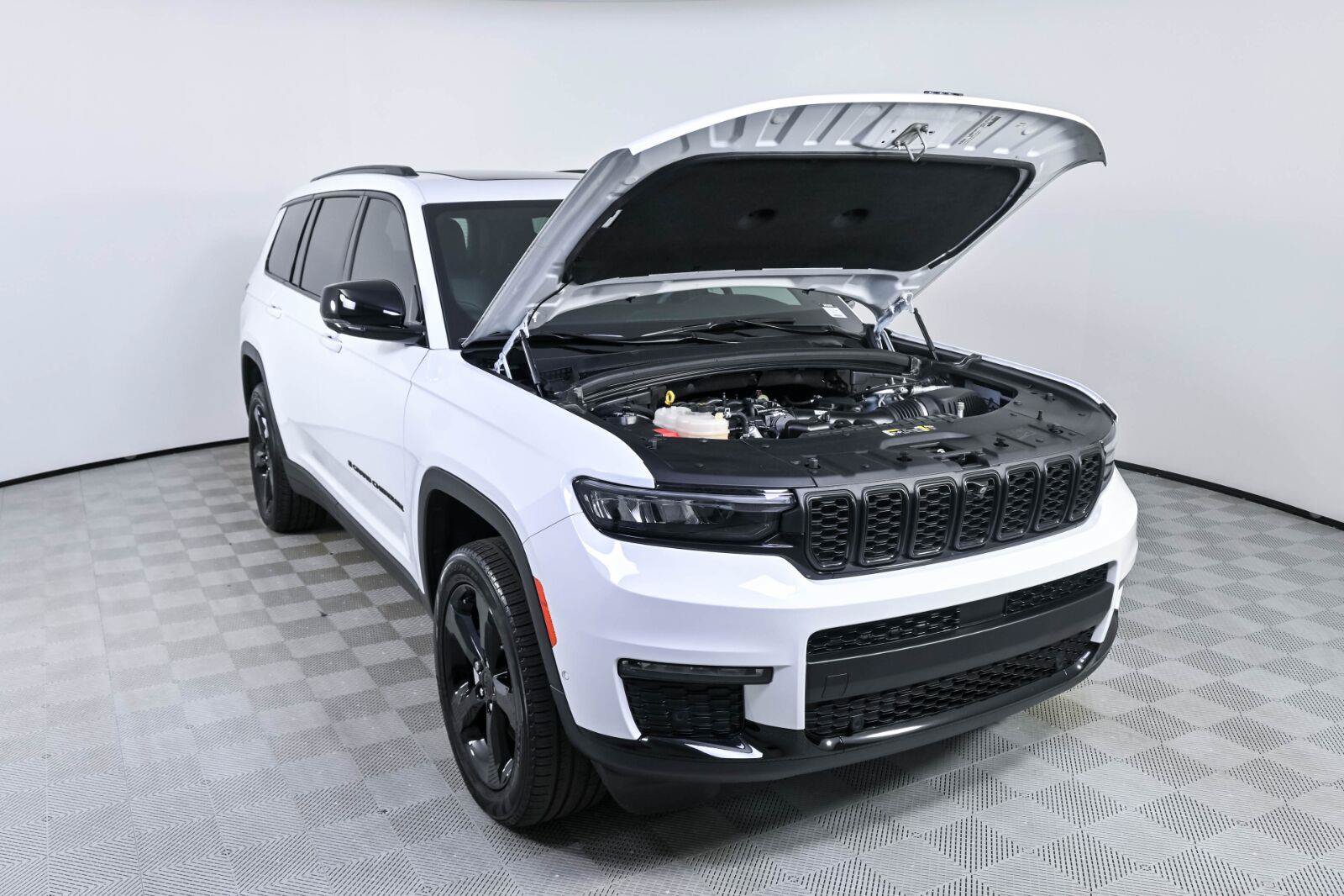 Used 2024 Jeep Grand Cherokee L Limited w/ Luxury Tech Group II AWD/4WD image 33