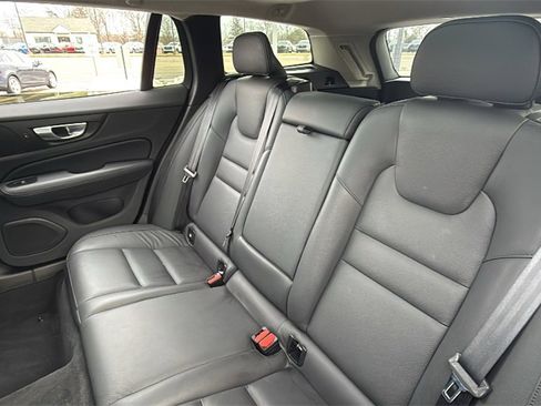 Certified 2025 Volvo V60 B5 Cross Country Plus image 25