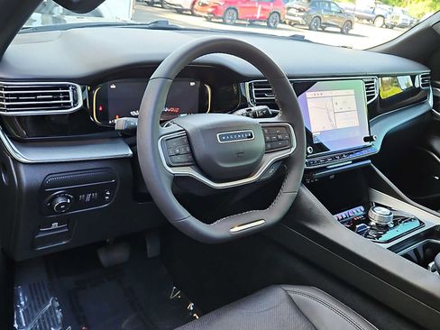 Used 2023 Jeep Wagoneer Series II AWD/4WD image 26