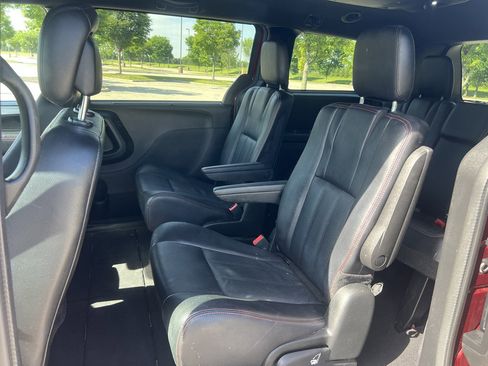 Used 2019 Dodge Grand Caravan GT FWD image 14