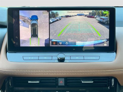 Used 2025 Nissan Rogue Platinum w/ Tech Package image 12