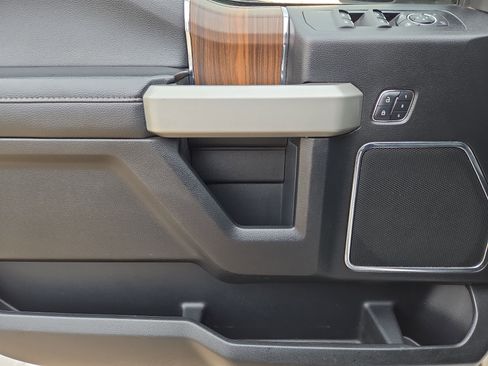 Used 2017 Ford F150 Lariat RWD image 15