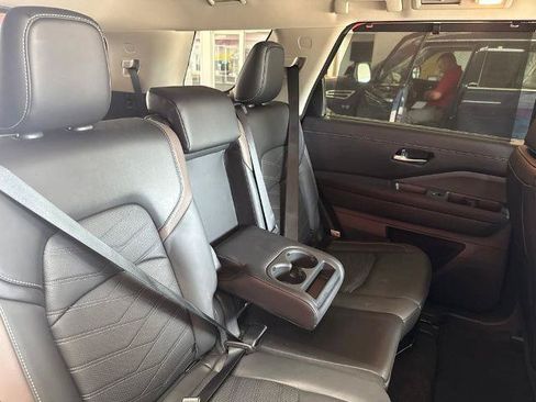 Certified 2024 Nissan Pathfinder Platinum w/ Cargo Package FWD image 21