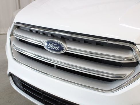 Used 2018 Ford Escape SE FWD image 32