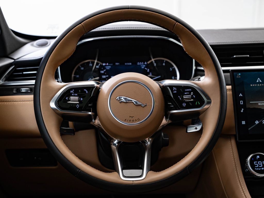 Used 2023 Jaguar F-PACE S AWD/4WD image 40