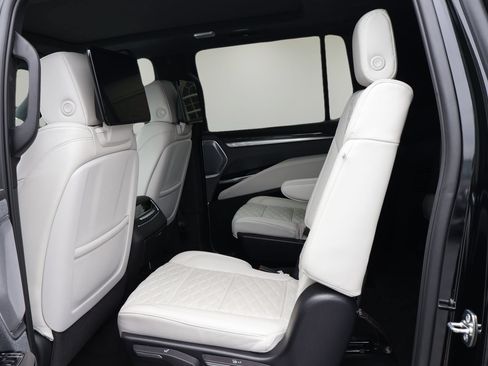 Certified 2025 Cadillac Escalade ESV V AWD/4WD image 14