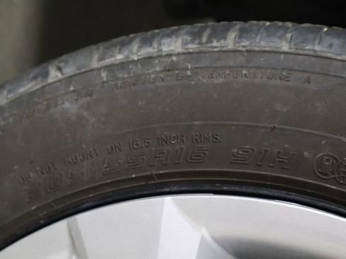 Used 2025 Toyota Corolla LE FWD image 37
