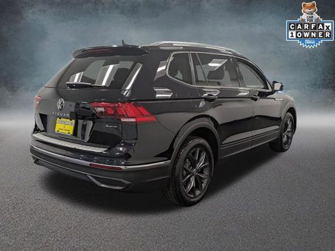 Used 2022 Volkswagen Tiguan SE w/ Panoramic Sunroof Package image 5
