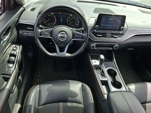 Used 2024 Nissan Altima 2.5 SR FWD image 12