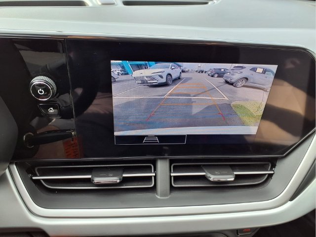 Certified 2024 Chevrolet Trax RS w/ Sunroof Package FWD image 4
