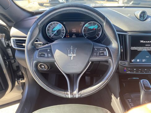Used 2022 Maserati Levante Modena image 11