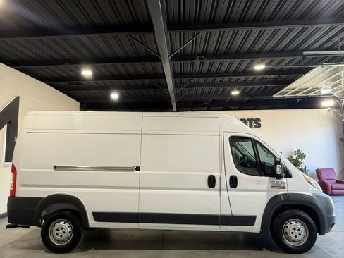 Used 2018 RAM ProMaster 2500 w/ Interior Convenience Group FWD image 13