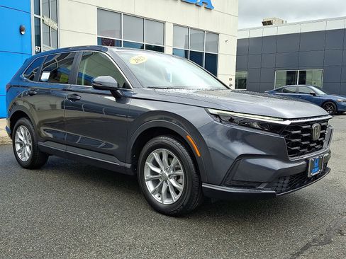 Used 2025 Honda CR-V EX image 3