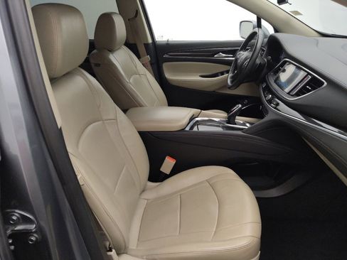 Used 2018 Buick Enclave Essence image 21