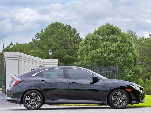 Used 2018 Honda Civic EX image 6