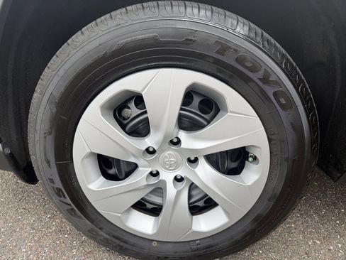 Used 2022 Toyota RAV4 LE image 30