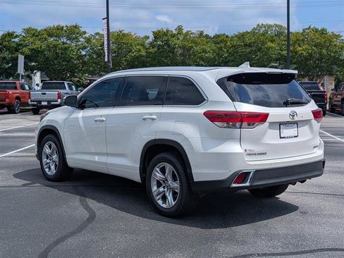 Used 2017 Toyota Highlander Limited image 4