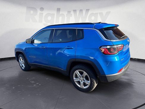 Used 2024 Jeep Compass Latitude AWD/4WD image 3