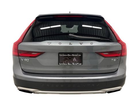 Used 2018 Volvo V90 T6 Cross Country w/ Convenience Package AWD/4WD image 5
