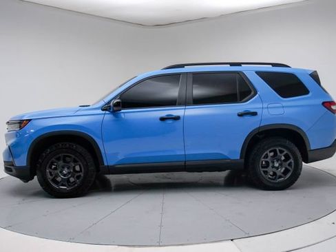 Certified 2025 Honda Pilot TrailSport image 17