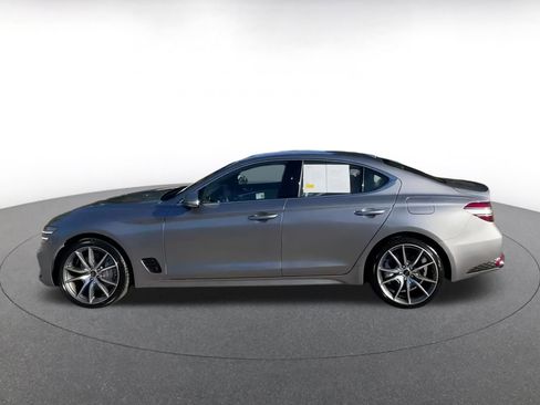 Used 2025 Genesis G70 2.5T image 9