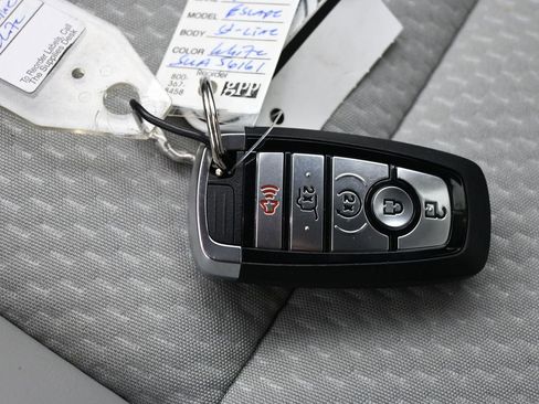 New 2025 Ford Escape SE image 26