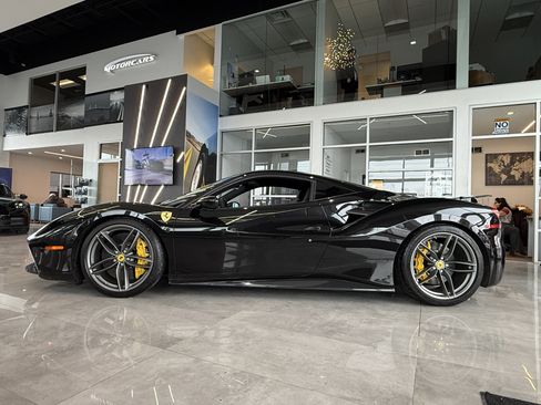 Used 2016 Ferrari 488 GTB image 3