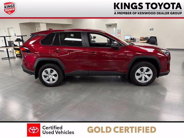 Used 2024 Toyota RAV4 LE FWD image 9