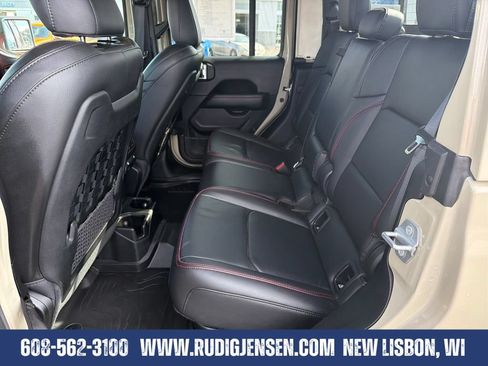 Used 2022 Jeep Gladiator Rubicon w/ LED Lighting Group AWD/4WD image 25