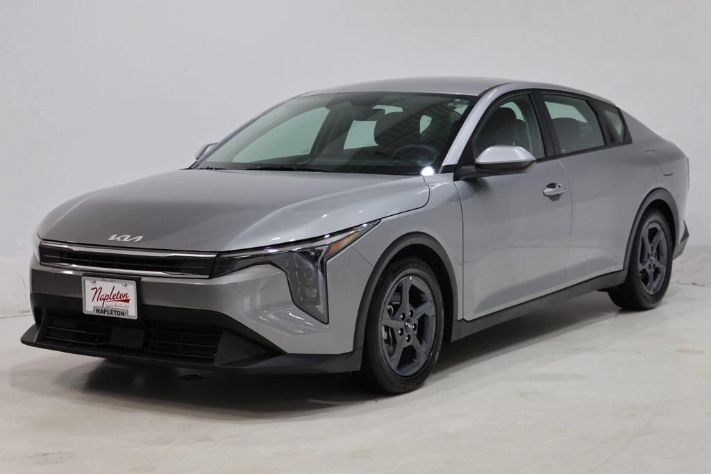 Used 2025 Kia K4 FWD image 3