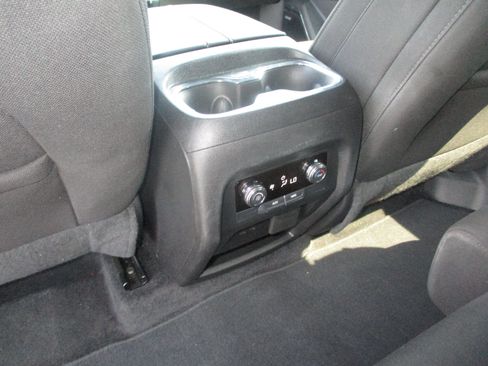 Used 2025 GMC Acadia Elevation image 12