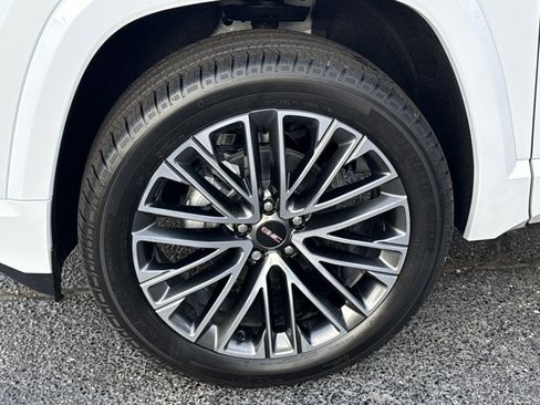 New 2026 GMC Terrain Denali w/ LPO, Black Badging Package image 17