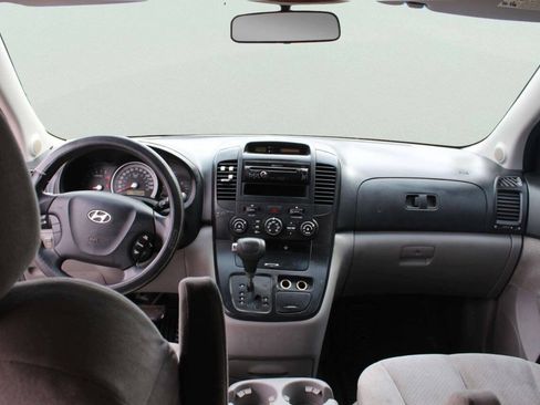 Used 2008 Hyundai Entourage GLS FWD image 8