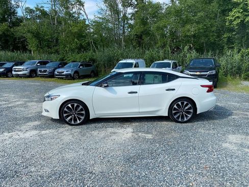 Used 2017 Nissan Maxima SR image 9
