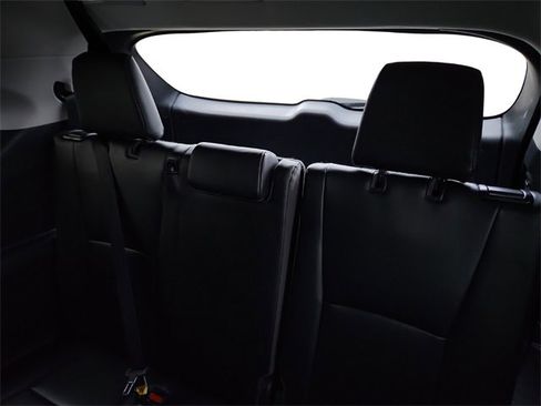 Used 2022 Toyota Highlander XLE image 26