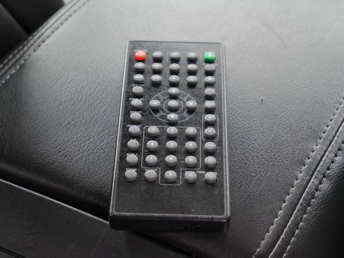 Used 2013 GMC Acadia SLT image 30