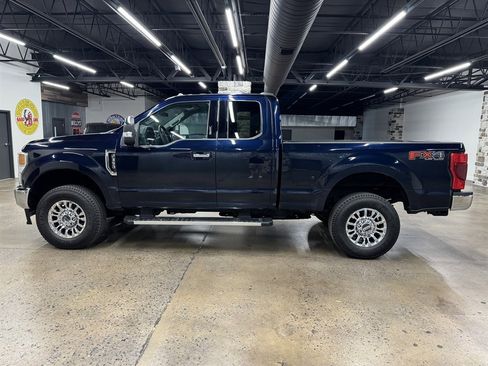 Used 2022 Ford F350 XLT w/ XLT Premium Package AWD/4WD image 4