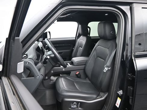 Used 2024 Land Rover Defender 130 X-Dynamic SE image 24