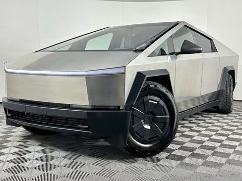 Used 2025 Tesla Cybertruck AWD Crew Cab image 45