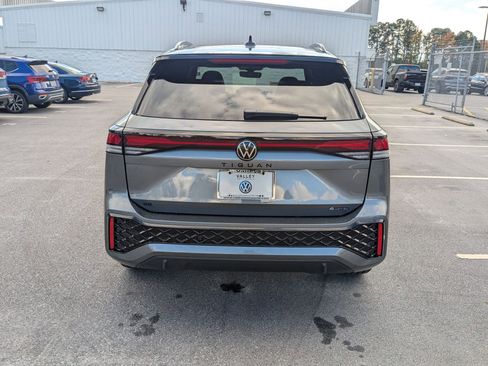 New 2026 Volkswagen Tiguan SE R-Line image 4