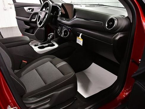 New 2025 Chevrolet Blazer LT w/ Midnight/Sport Edition image 27