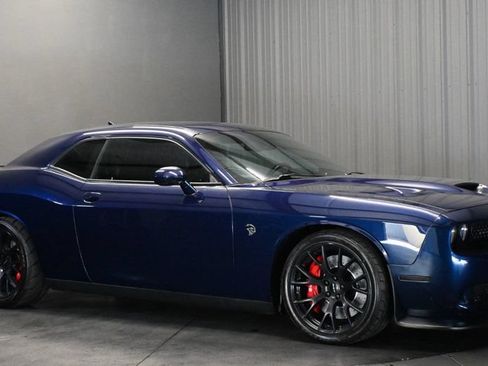 Used 2015 Dodge Challenger SRT Hellcat RWD image 3