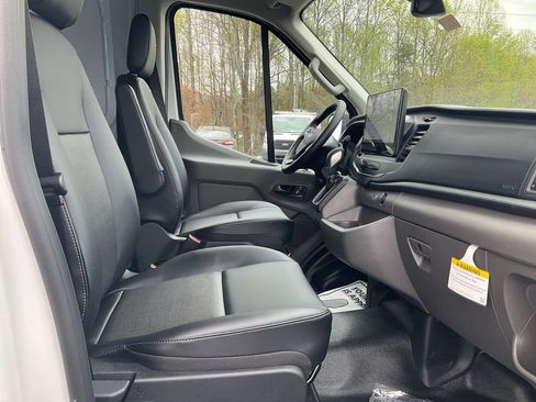 New 2026 Ford Transit 250 148 Medium Roof RWD image 12