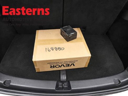 Used 2022 Tesla Model Y Long Range image 9