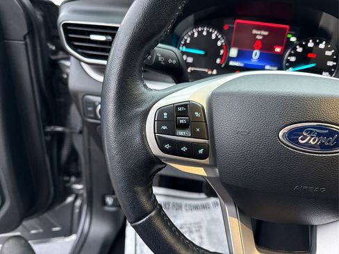 Used 2022 Ford Explorer XLT w/ Equipment Group 202A image 39