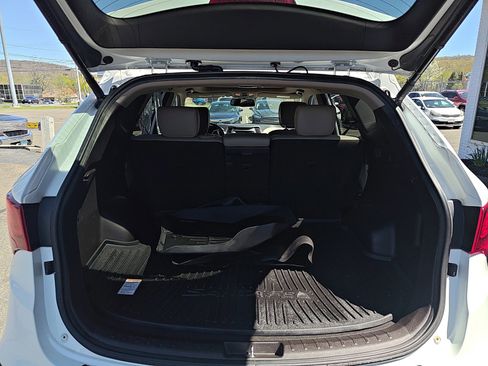 Used 2017 Hyundai Santa Fe Sport w/ 2.4L Tech Package 04 FWD image 8