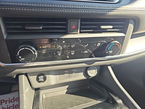 Used 2026 Nissan Rogue S FWD image 27