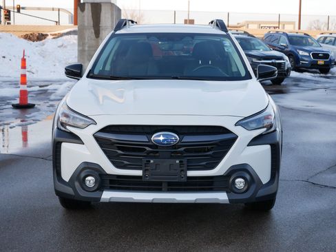 Used 2023 Subaru Outback Limited image 2