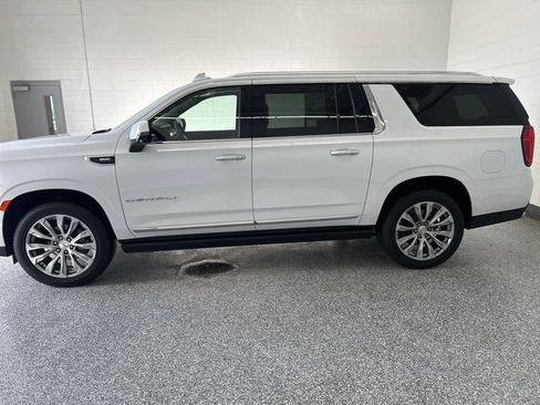 Used 2024 GMC Yukon XL Denali image 2