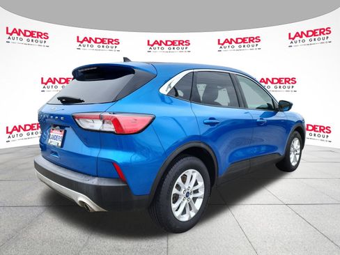 Used 2020 Ford Escape SE image 3